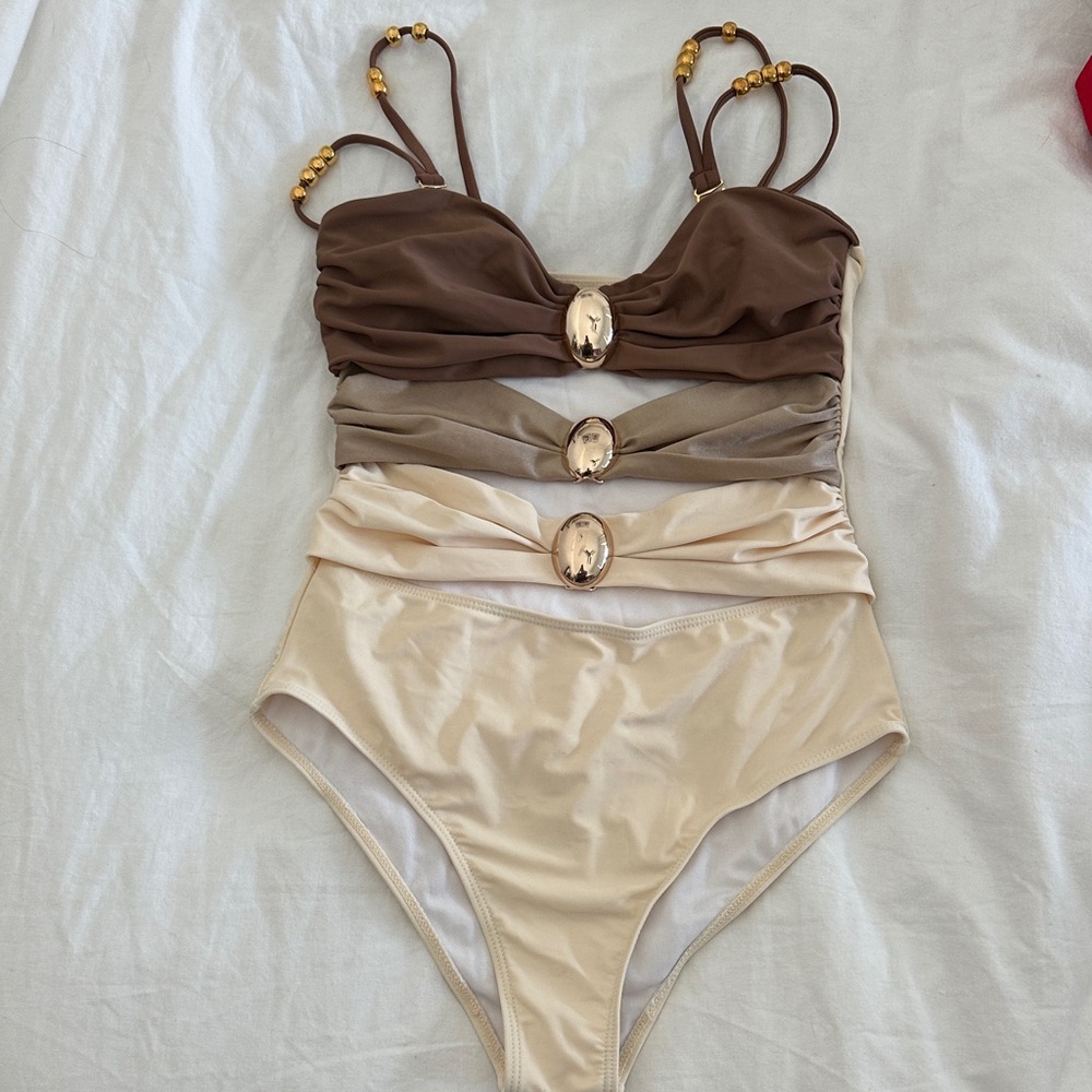 Elegant Women's Multi-Tone Swimsuit